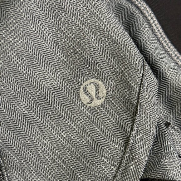 Lululemon Women's Run: Speed Short *4-way Stretch - Grey/Black - Picture 6 of 10